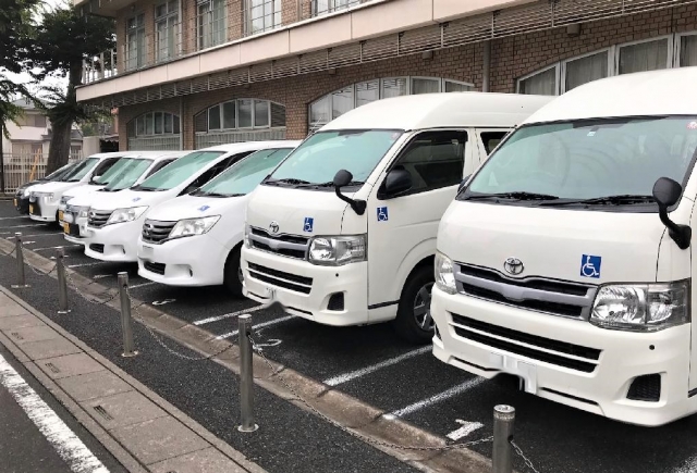 秘密の会話がされている？！障害福祉送迎車の中での会話